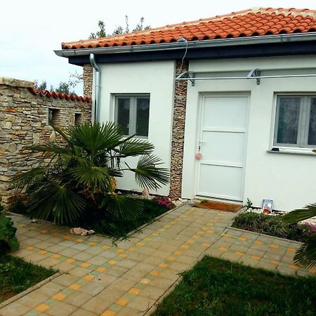 Studio Apartman Vortex Fazana Exterior photo