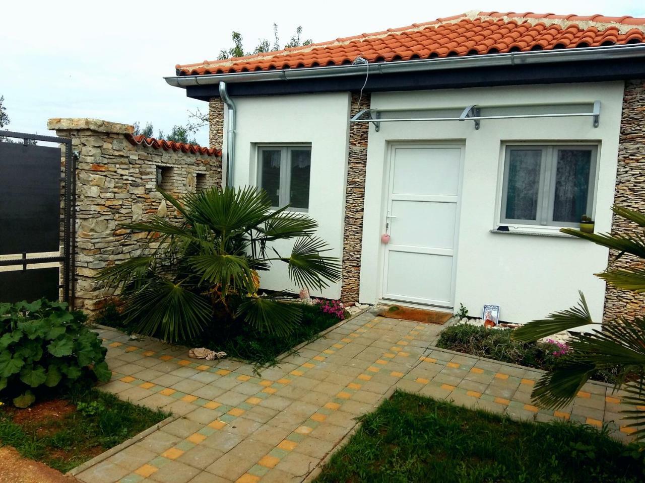 Studio Apartman Vortex Fazana Exterior photo